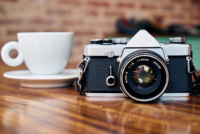 ¿Cómo funciona una cámara de fotos instantánea?